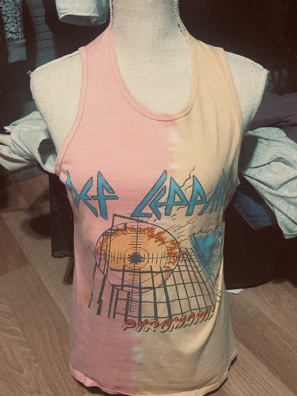 Vintage-Inspired Pink & Cream Graphic Tank Top — Def Leppard Style
